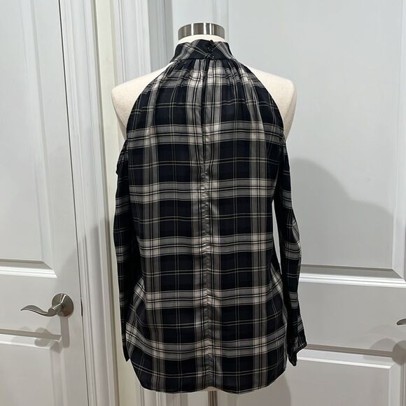 New! DREW Cold shoulder plaid tartan top in Charcoal Size Small NWT - Picture 6 of 15